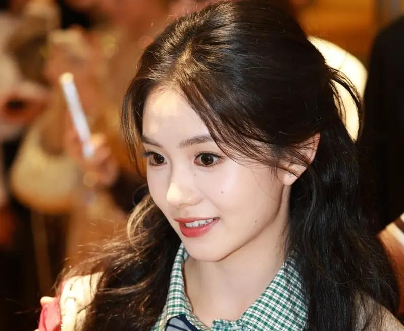 周迅发文缅怀于朦胧：你的美好会留在大家心中