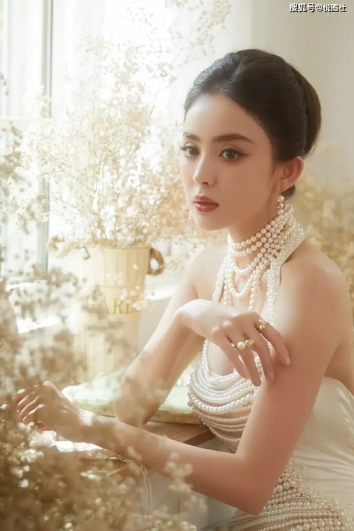 在一个不允许犯错的行业：巨头向左、初创公司向右