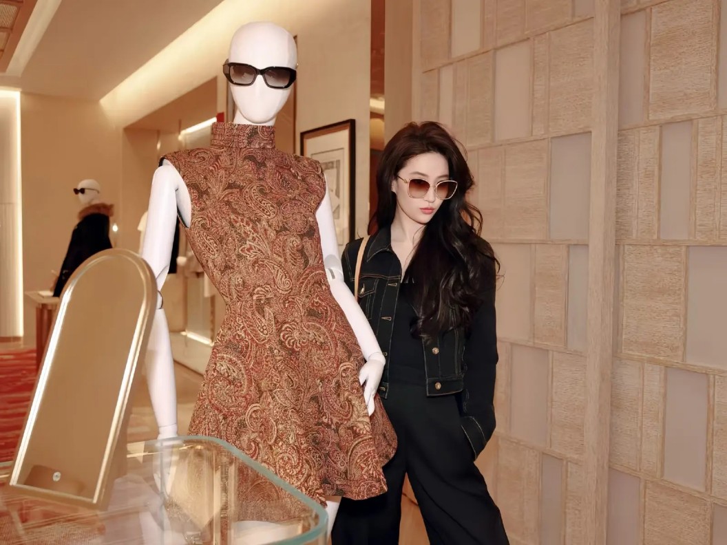 东大教授涉贪丑闻：学术权威沦为“风俗店VIP”，权钱色交易撕开名校遮羞布