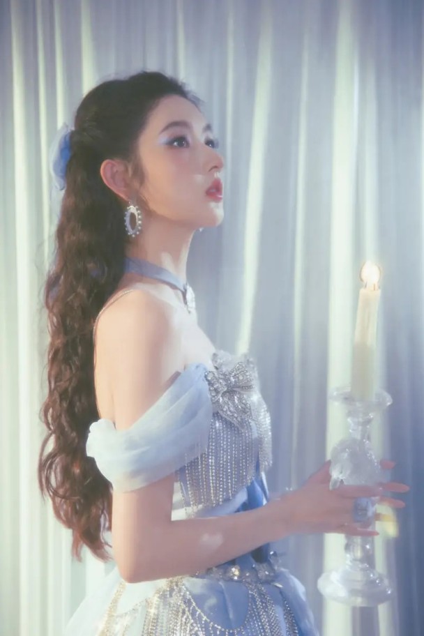 “霉霉”个人资产达20亿美元 成为首位净资产超20亿音乐家
